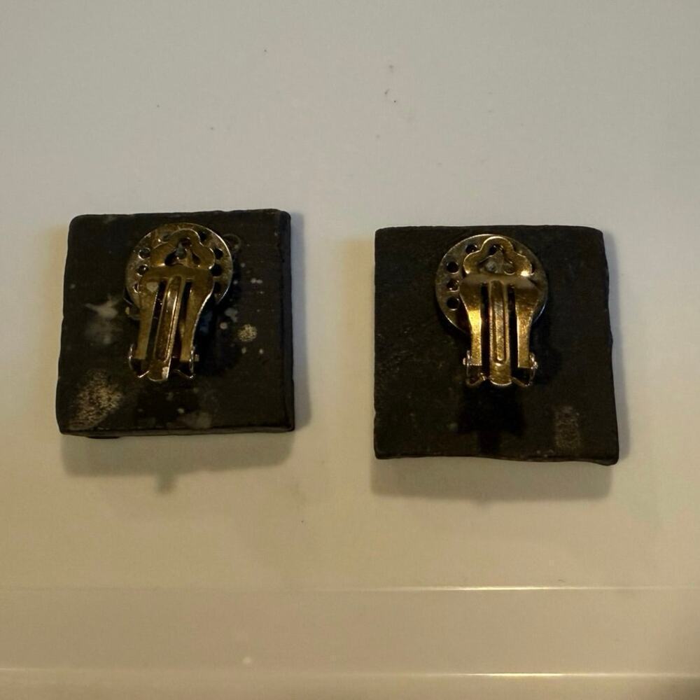 Unique Stone Clip-On Earrings - Picture 2 of 2